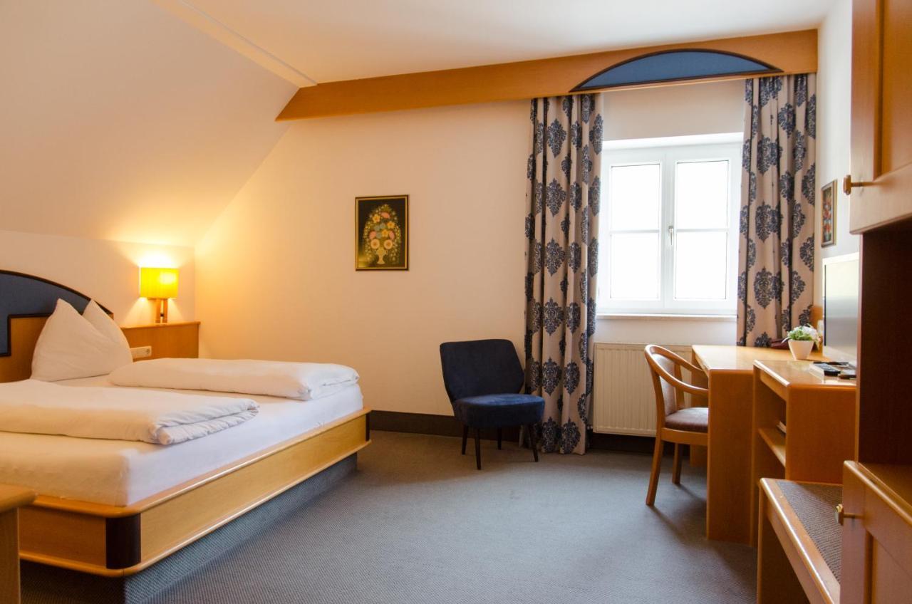 Hotel Goldenes Schiff Engelhartszell Buitenkant foto