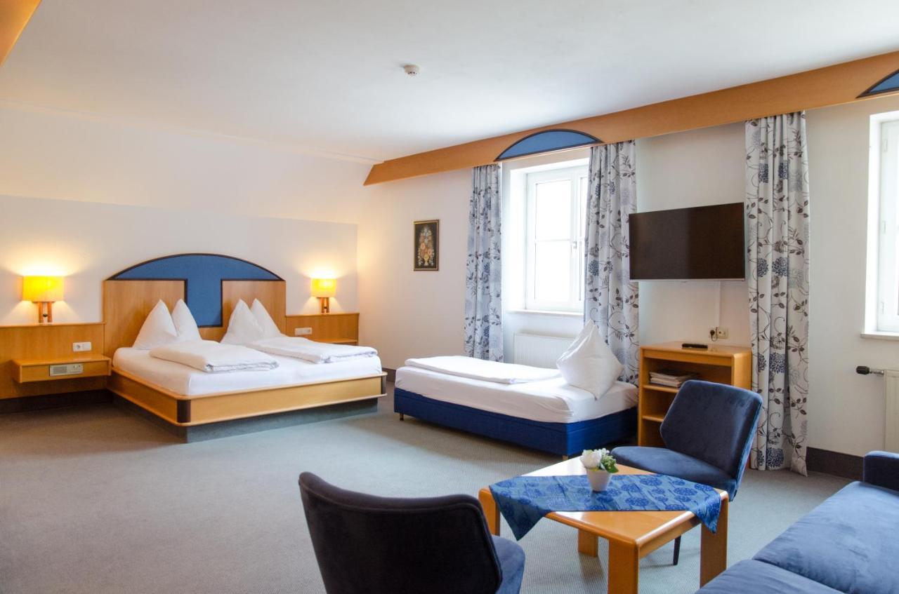 Hotel Goldenes Schiff Engelhartszell Buitenkant foto