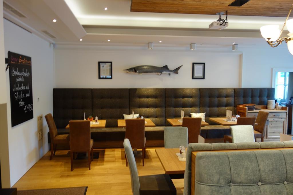 Hotel Goldenes Schiff Engelhartszell Buitenkant foto