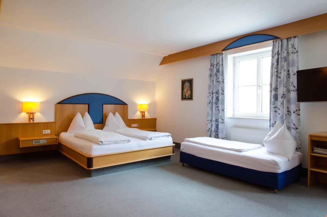 Hotel Goldenes Schiff Engelhartszell Buitenkant foto