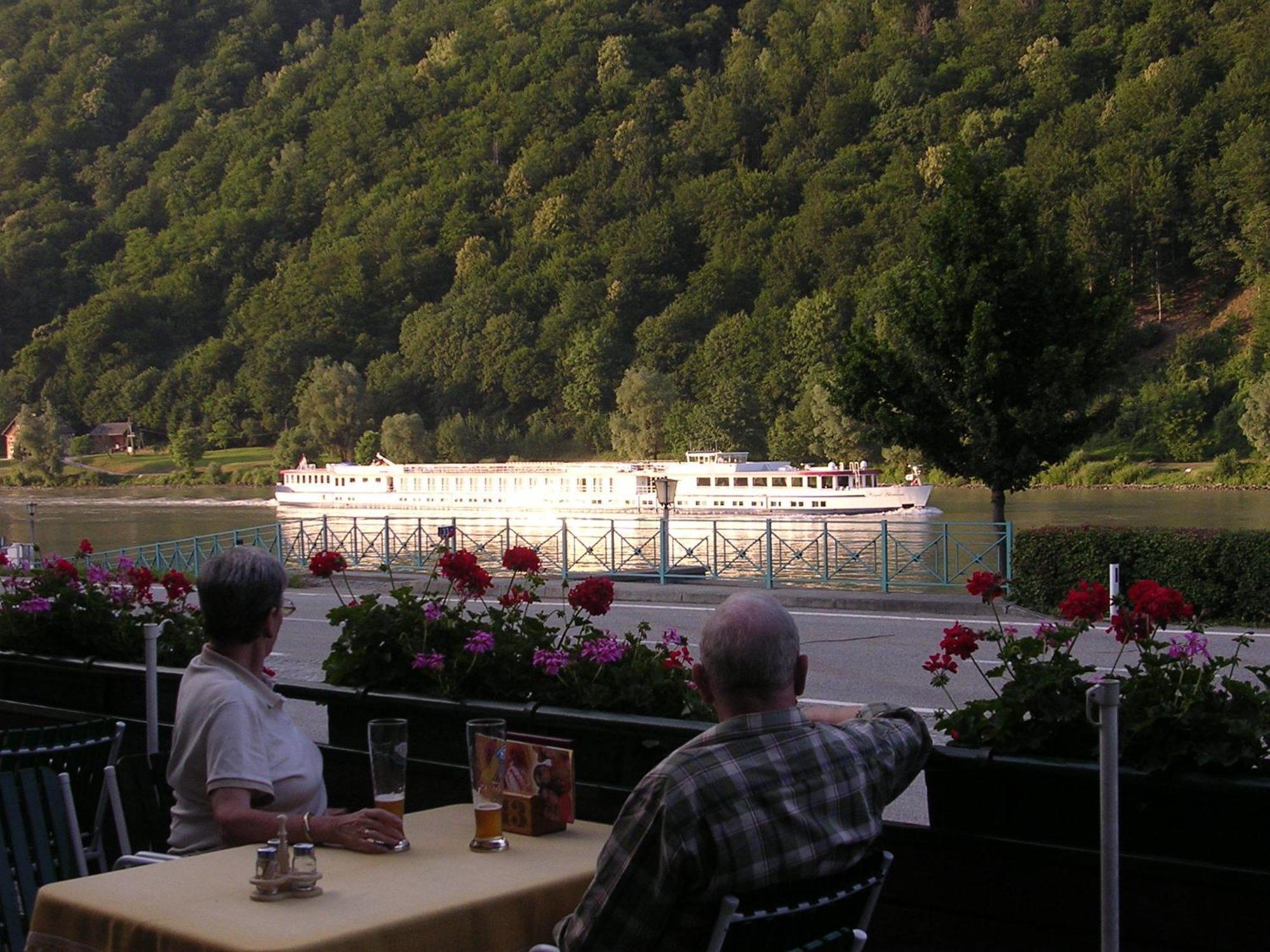 Hotel Goldenes Schiff Engelhartszell Buitenkant foto