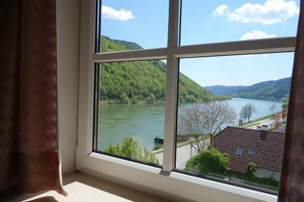Hotel Goldenes Schiff Engelhartszell Buitenkant foto