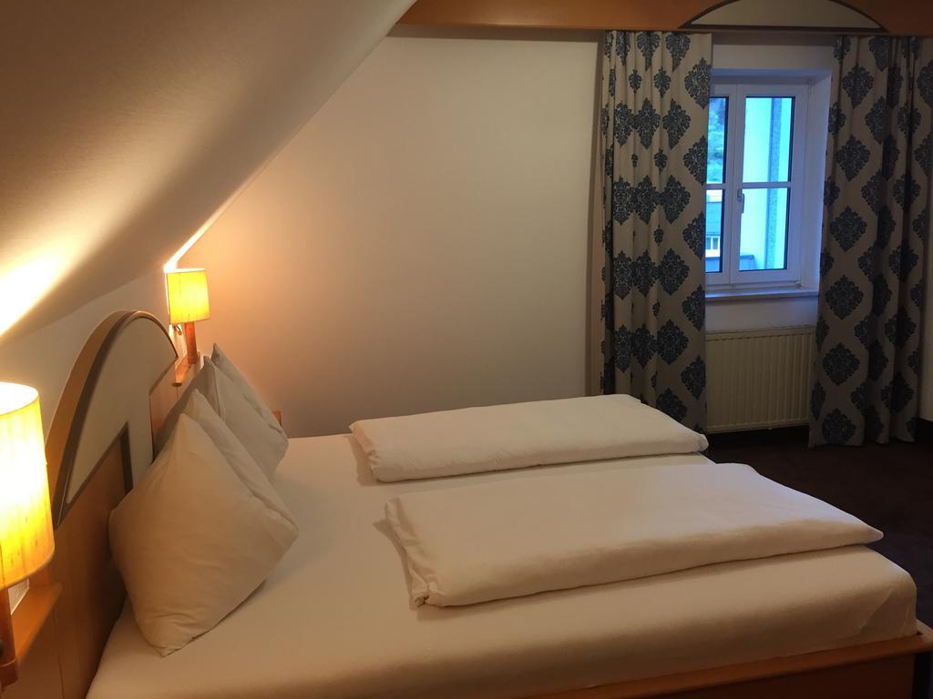 Hotel Goldenes Schiff Engelhartszell Buitenkant foto
