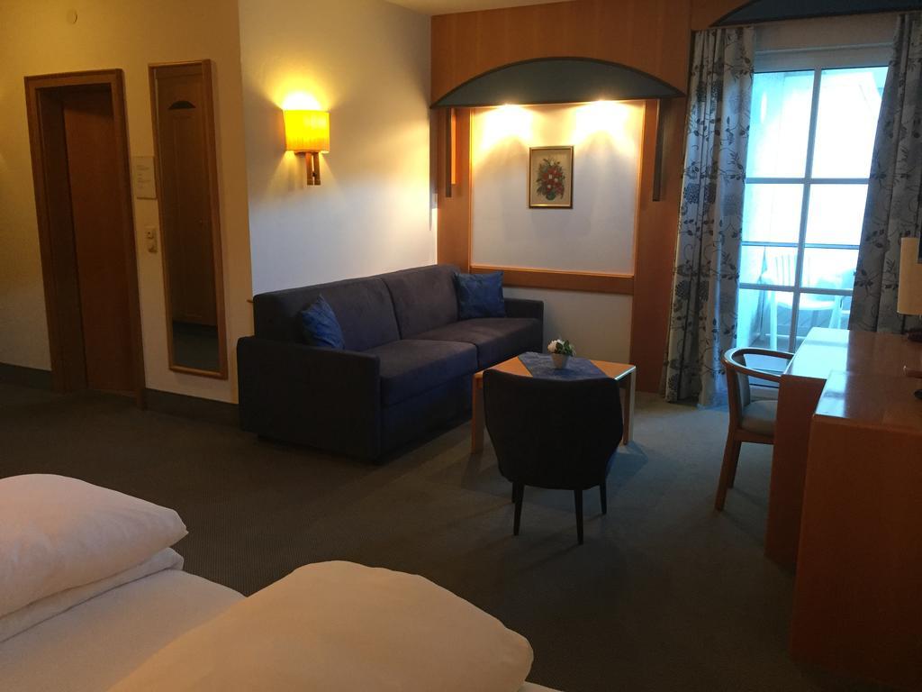 Hotel Goldenes Schiff Engelhartszell Buitenkant foto