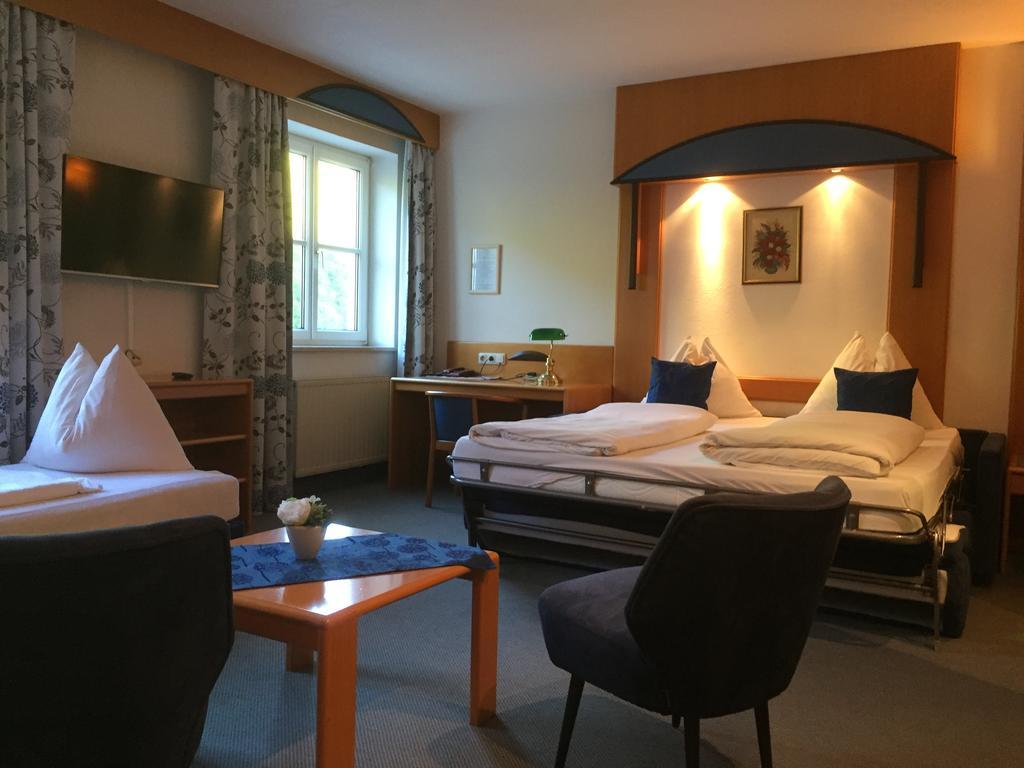 Hotel Goldenes Schiff Engelhartszell Buitenkant foto